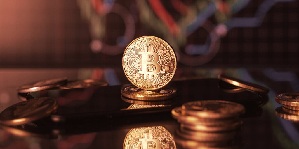 Is Bitcoin Really Decoupling From Stocks? Experts Weigh-In