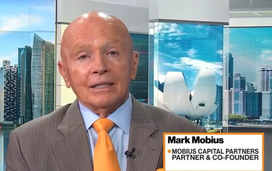 Mobius Capital Fund Manager Reveals His Downside Target for Bitcoin, but Says Digital Assets are Here to Stay