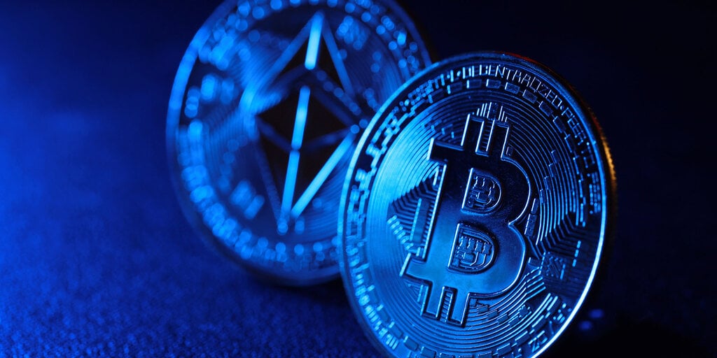 Bitcoin, Ethereum Dip as Trump's Tariffs on China Take Effect