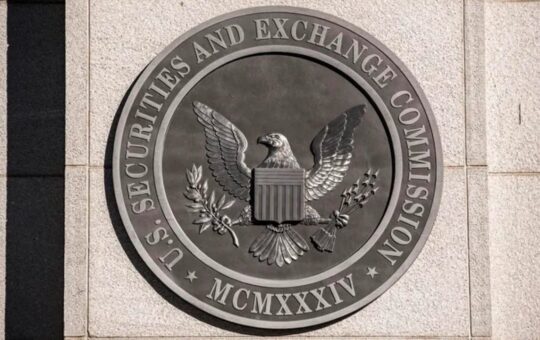 SEC Warns of FOMO, Pushes Long-Term Strategies as Crypto Matures