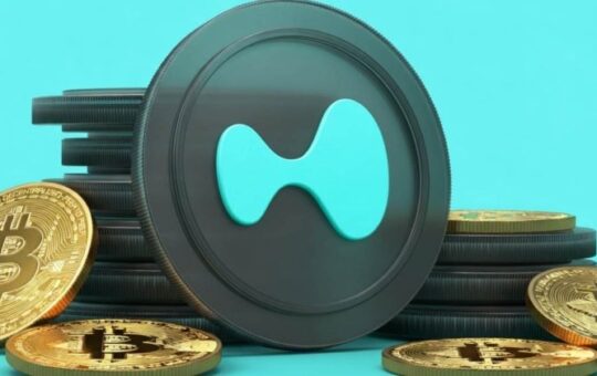 Bitcoin holds steady while Hyperliquid quietly steals the spotlight